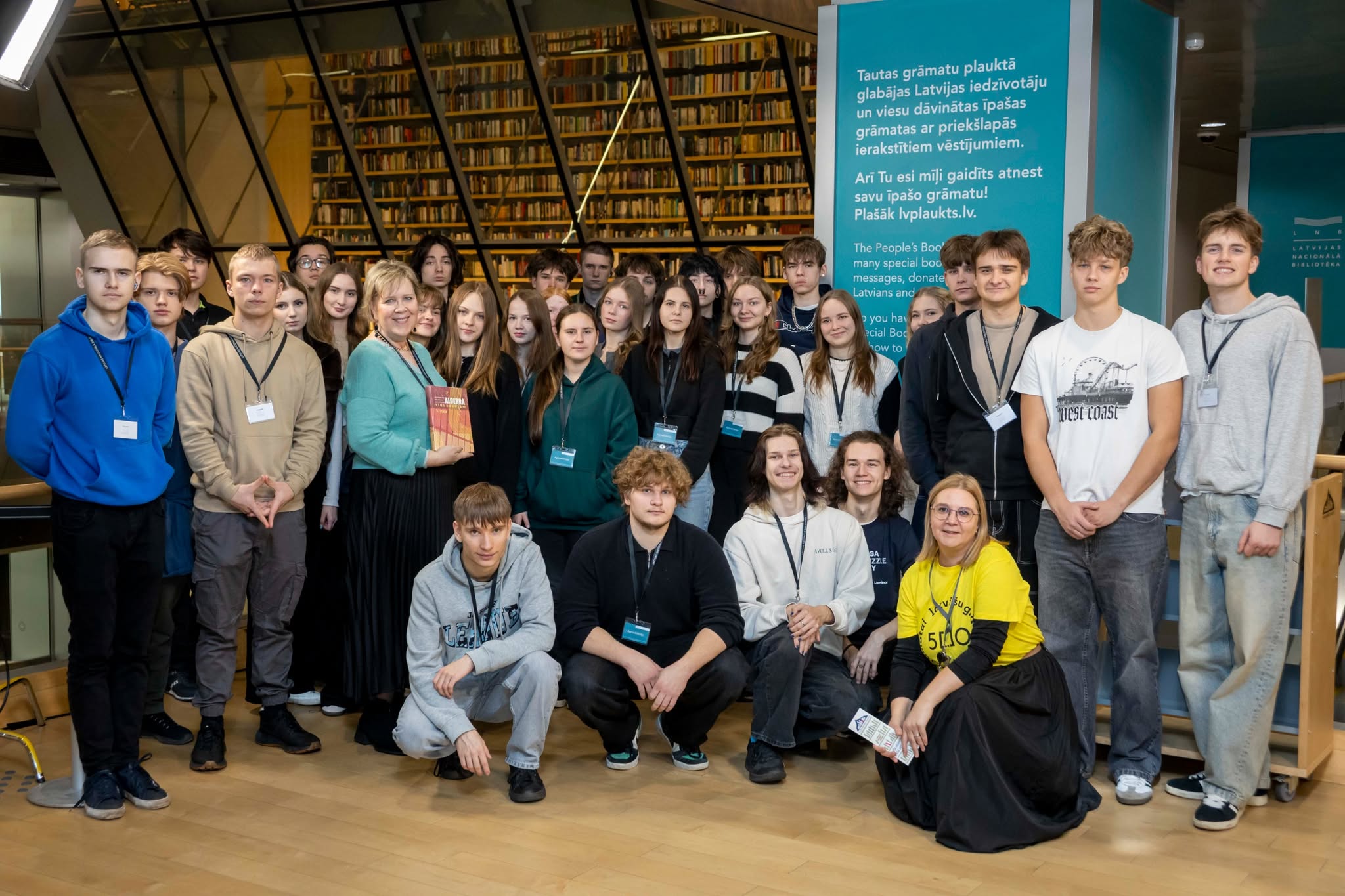 📚 12. klašu skolēni piedalās akcijā 